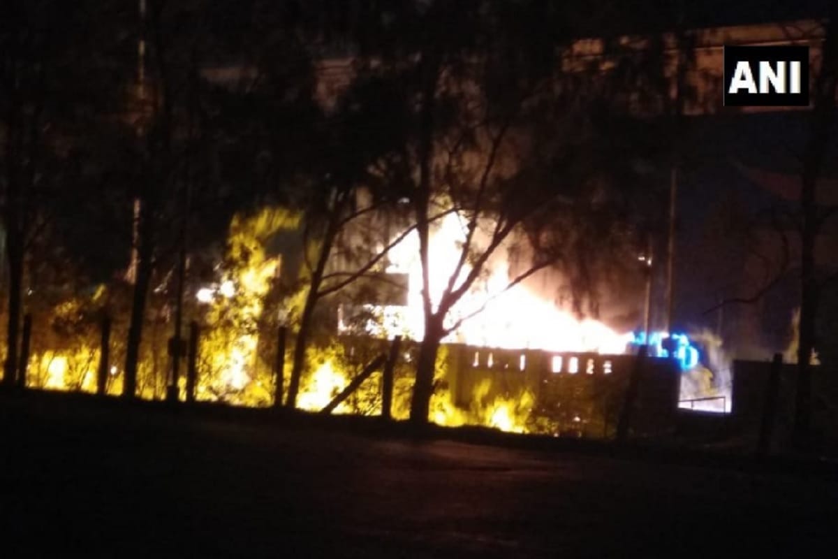 oil tanker caught fire in Wadala of Mumbai, one died
