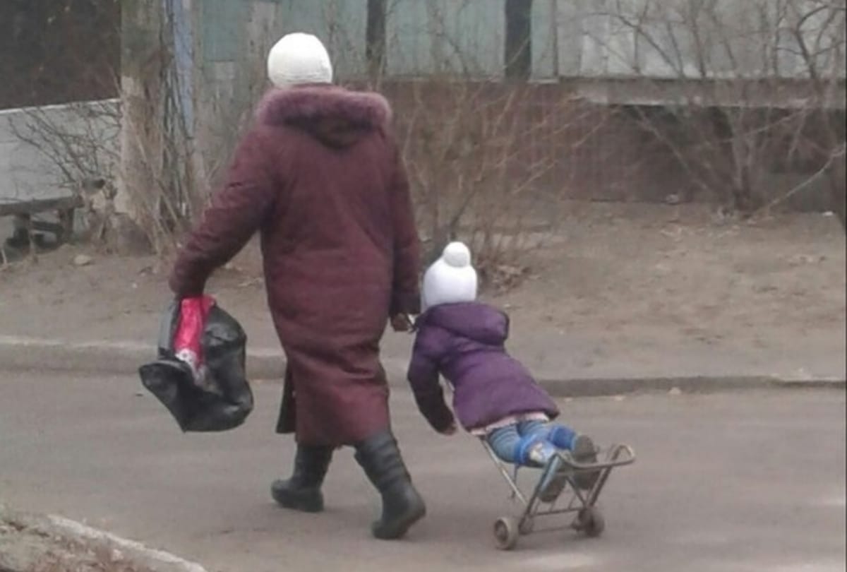 Strange And Weird Styles Of Parenting Practices See Funny Images