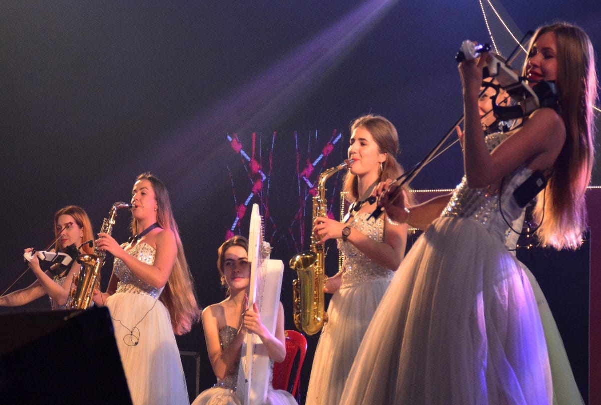 foreigner artists performed in lucknow mahotsav