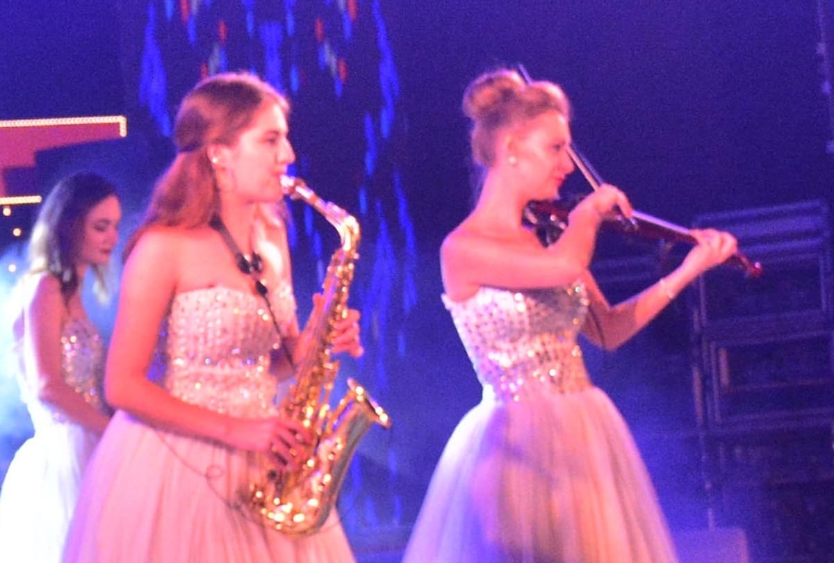 foreigner artists performed in lucknow mahotsav