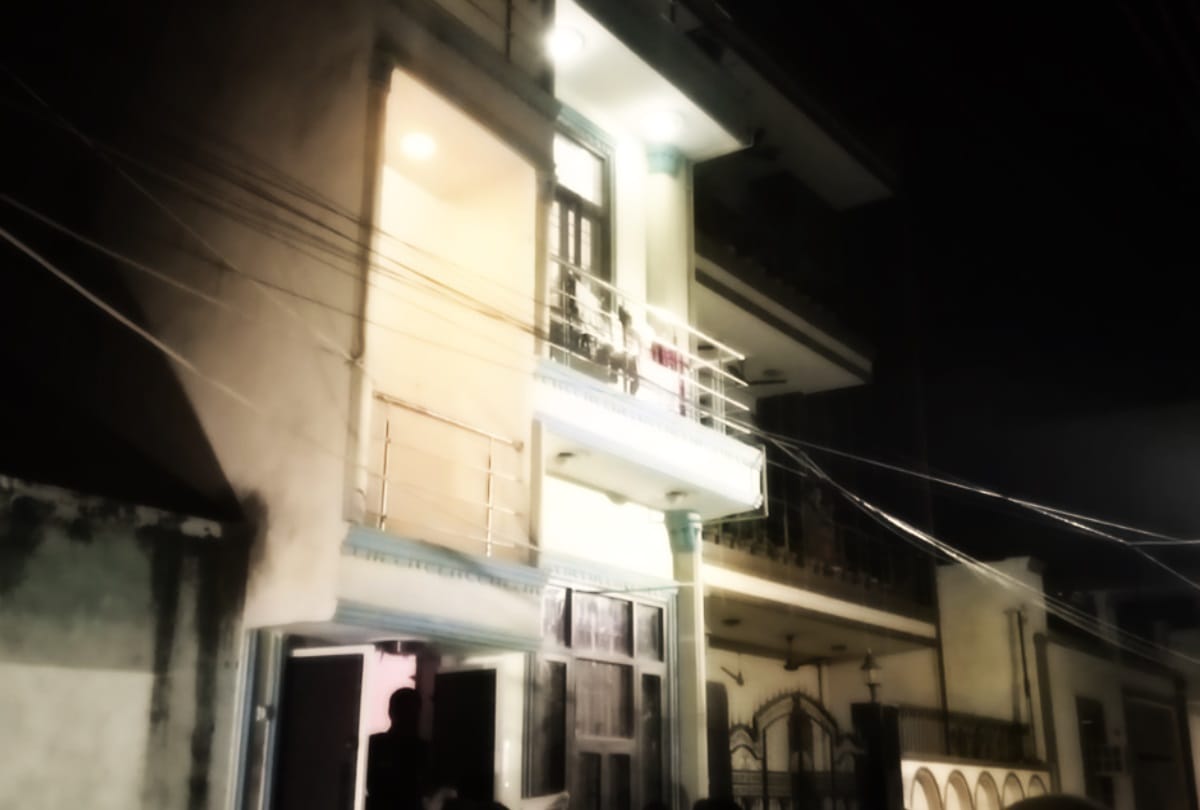 live in boyfriend first kill girl then commits suicide in delhi chhatarpur suicide note is confusing