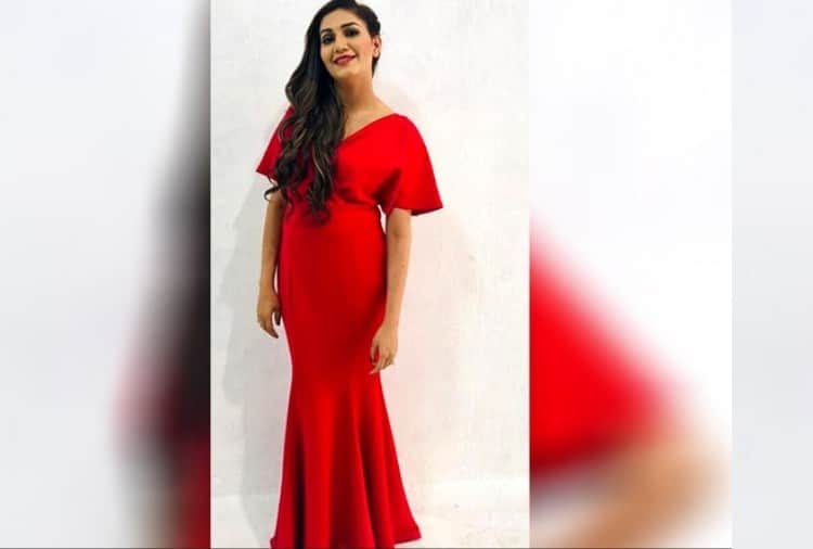 Chandigarh, Sapna Choudhary Photoshoot in Red Color Dress with Tatoo