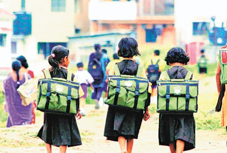 Indian Government Released Circular about School Bag Weight of Childrens