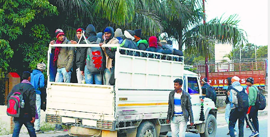 nijee skoolon kee basen pithauraagadh bhejane se milee raahat