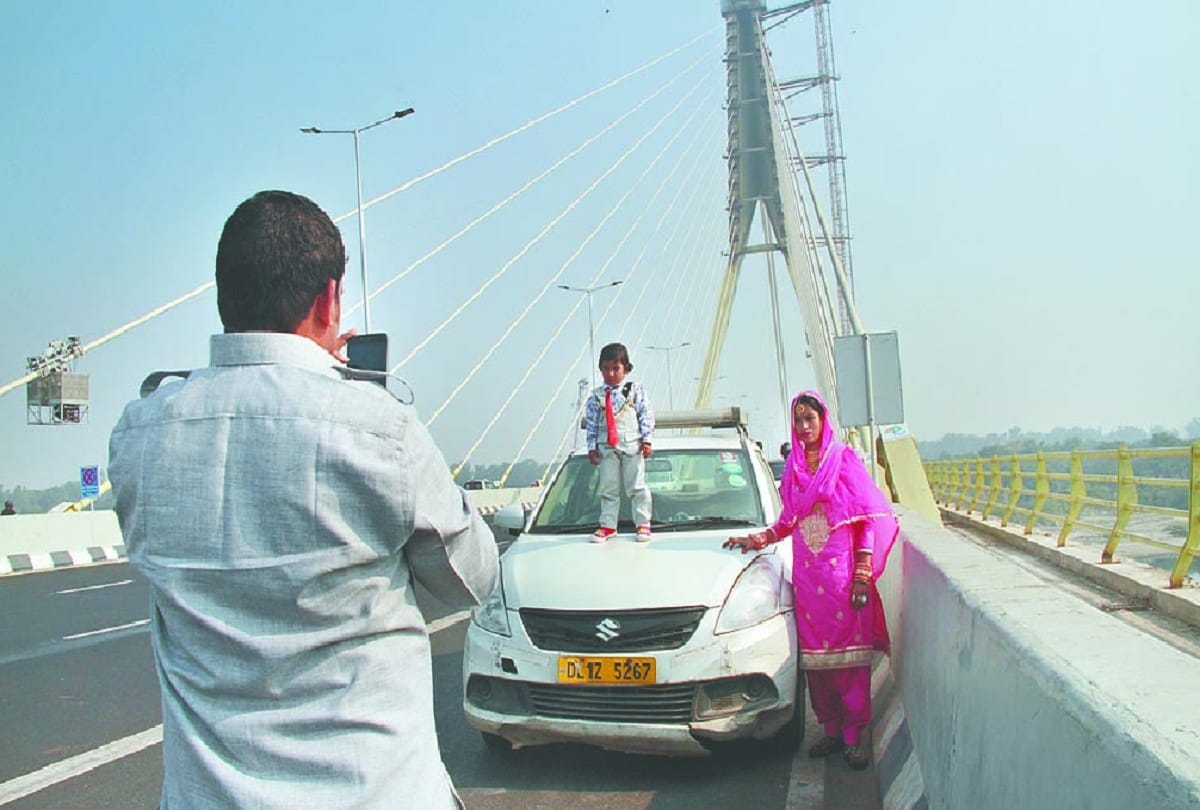 delhi traffic police issued 169 challan On Signature Bridge