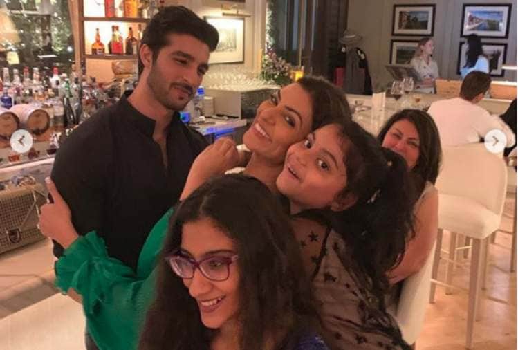 sushmita sen celebrate birthday with her boyfriend rohman shawl view pics