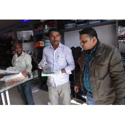 सेंधमारी कर दुकान से 30 हजार नकदी व कपड़े चोरी