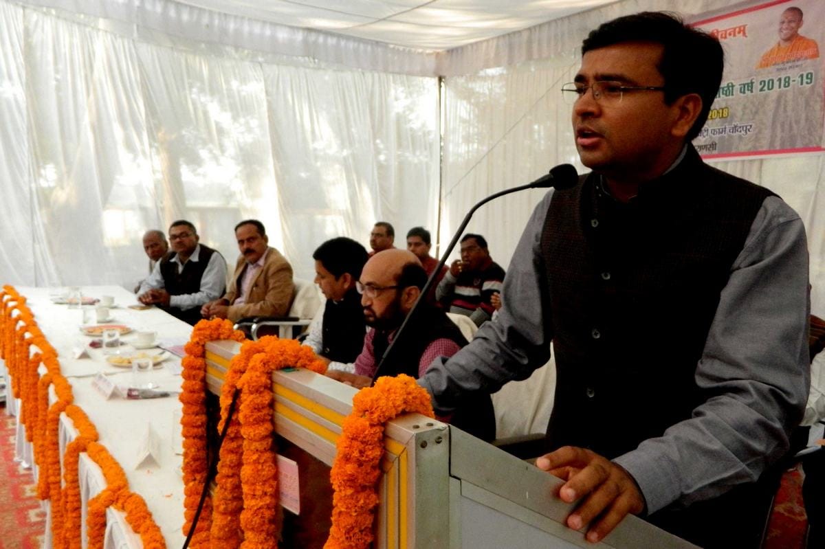 Varanasi farmer complaint to district magistrate in farmer fair