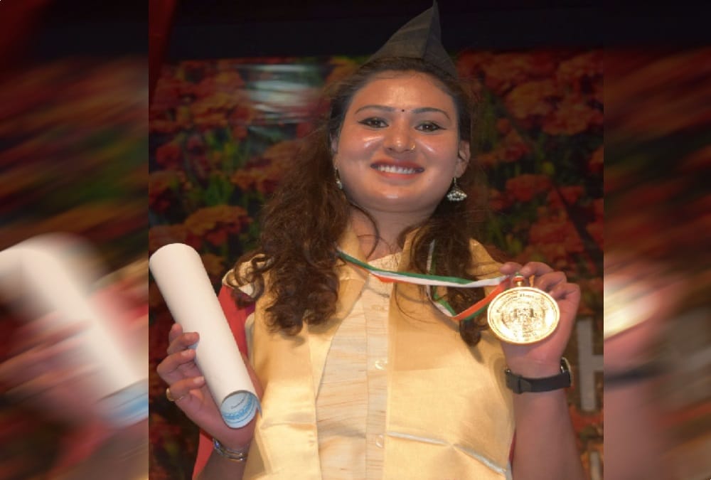 Journalist sangeeta rawat Got first late Murari Lal Maheshwari Smriti Gold Medal