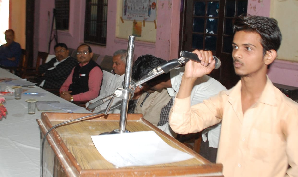 सड़क सुरक्षा पर भाषण प्रतियोगिता में जीआईसी के आनंद विजेता