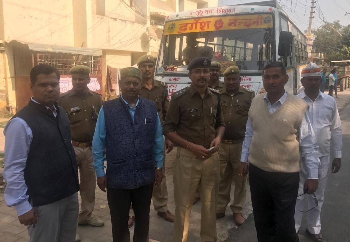 खदेड़े गए प्राइवेट बस, 11 वाहन सीज