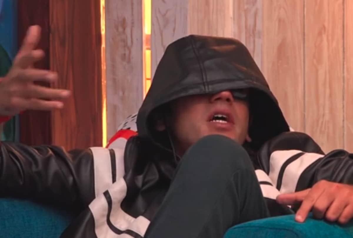 bigg boss 12 romil choudhary and surabhi rana fighting after luxury bugdet task