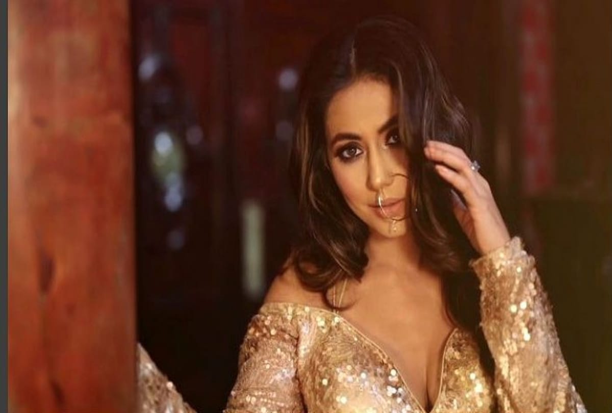 Hina Khan back in Kasautii Zindagii Kay 2 as Komolika looks hot in pictures