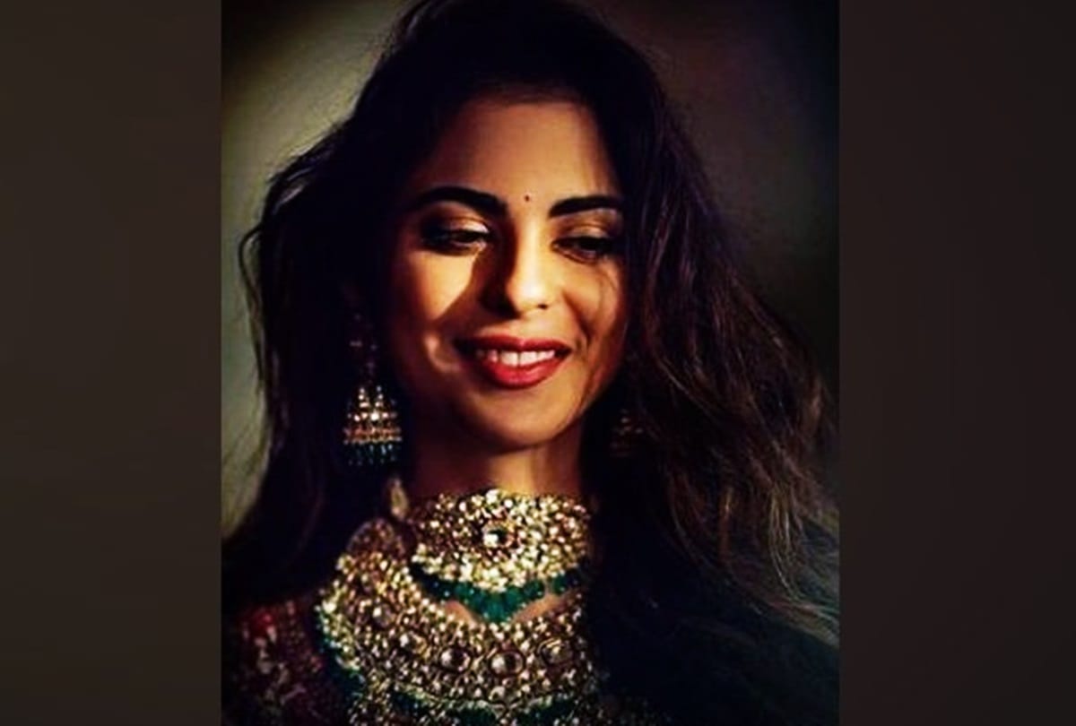 mukesh ambani daughter isha ambani pre wedding puja