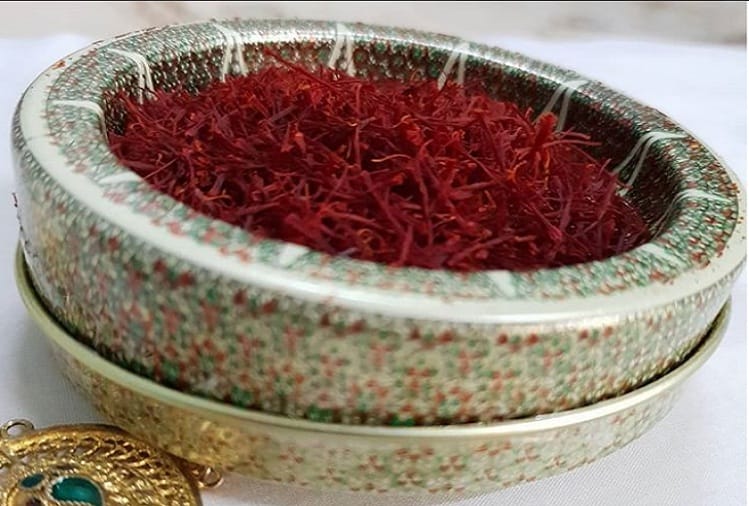 know kesar and tulsi benifits in our daily life