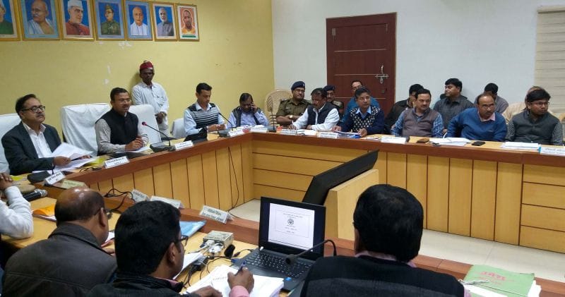 बैठक में अनुपस्थित एसओसी चकबंदी को कारण बताओ नोटिस