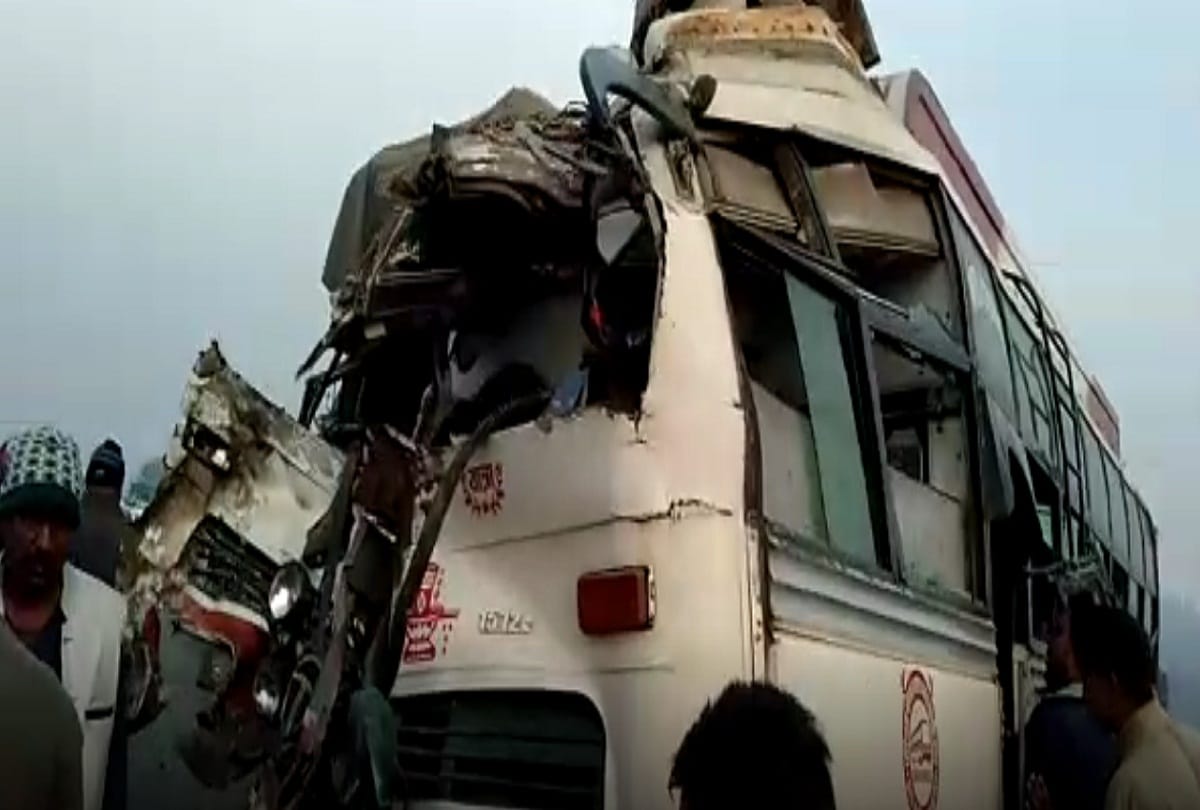 2 dead 23 injured in rampur bus accident