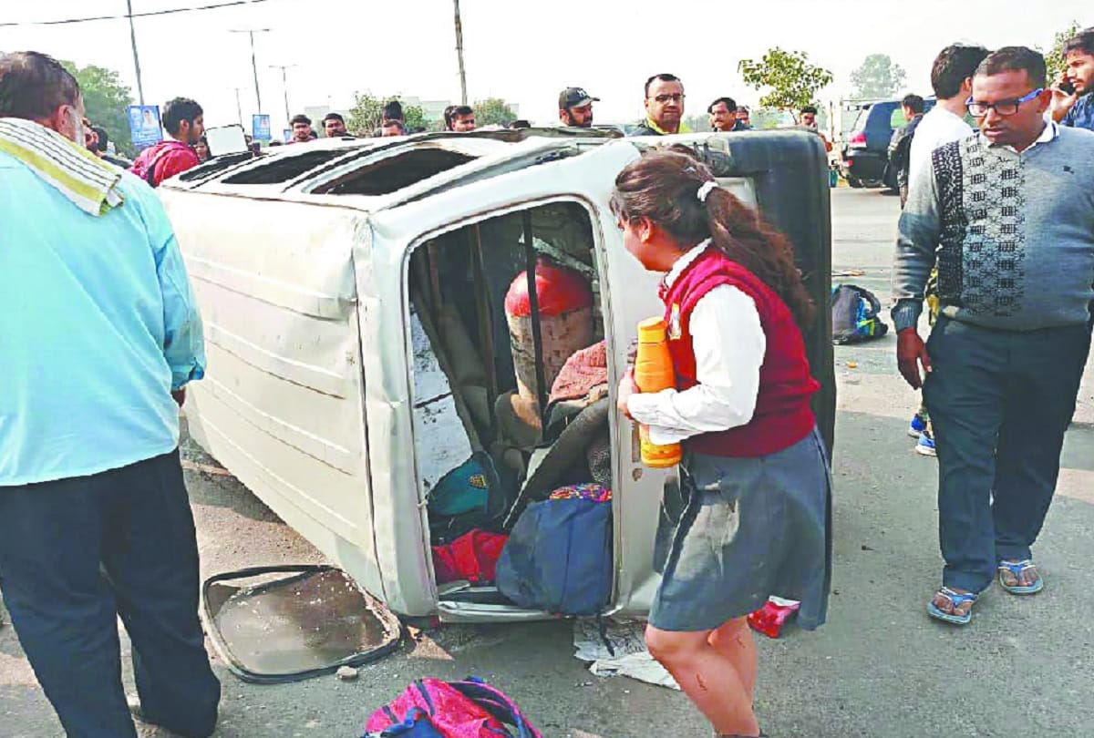 One student died in road accident at north Delhi
