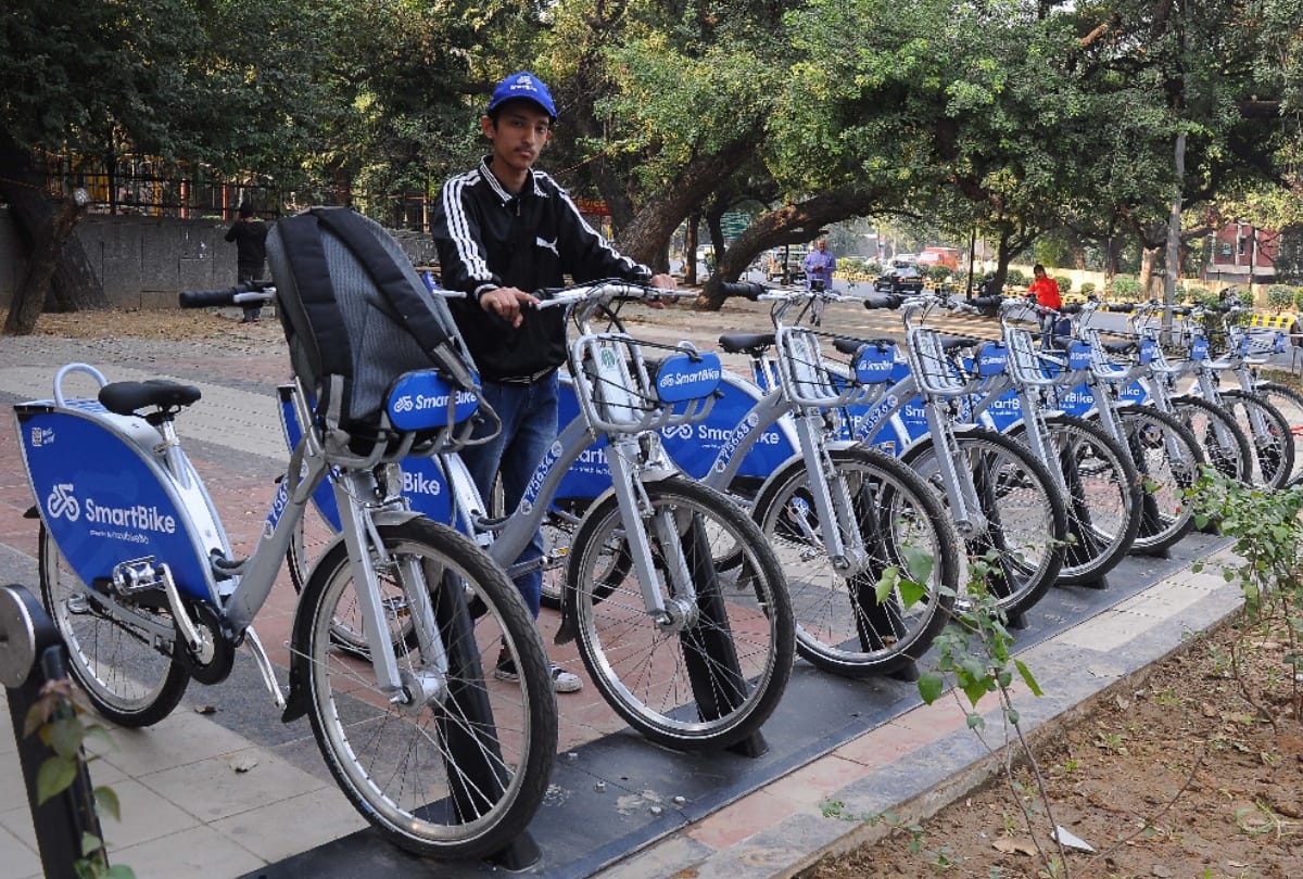 Smart bike based on mobile technology will reach the destination in delhi