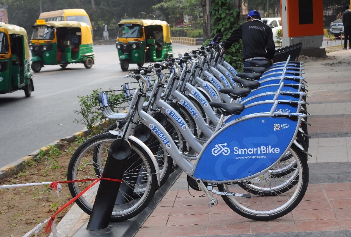 Smart bike based on mobile technology will reach the destination in delhi