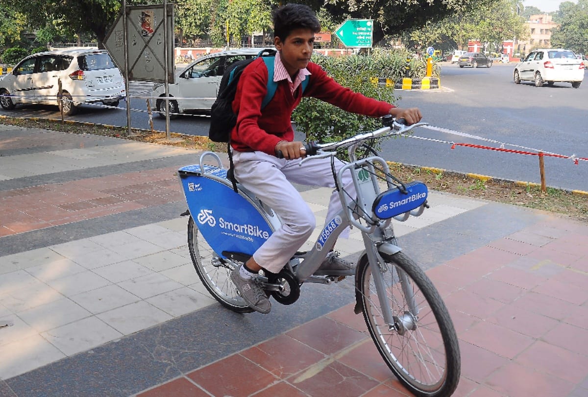 Smart bike based on mobile technology will reach the destination in delhi