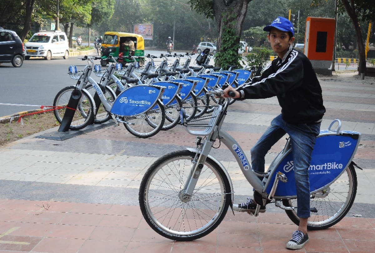 Smart bike based on mobile technology will reach the destination in delhi
