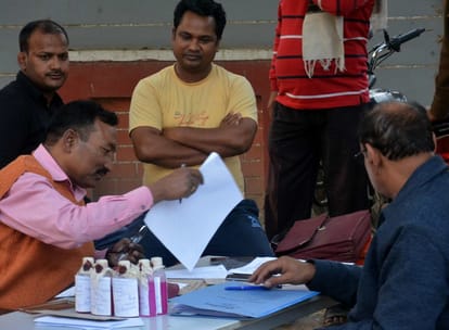 Minority welfare department clerk arrested for taking bribe in varanasi