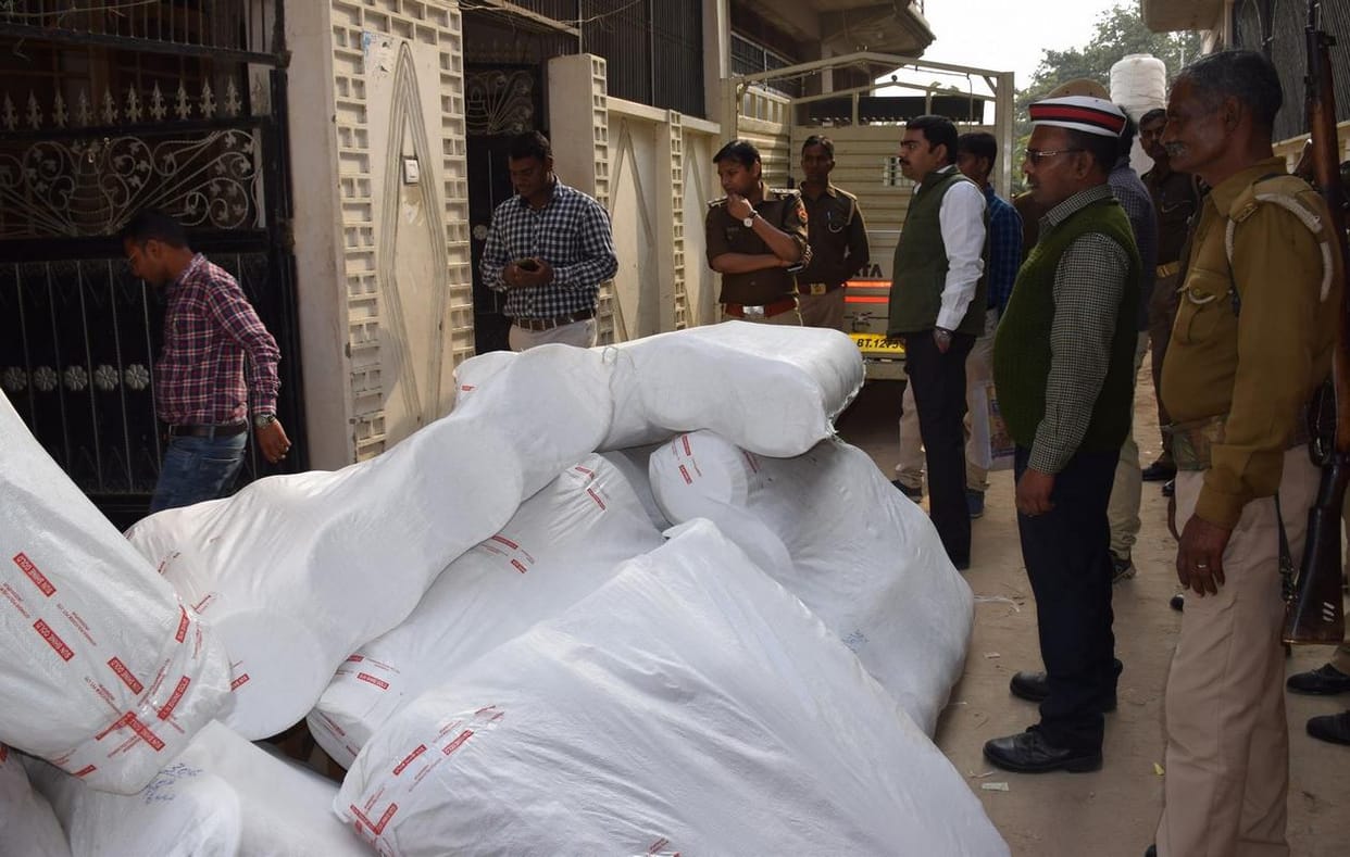 270 kg ganja seized in varanasi polythene seized in azamgarh