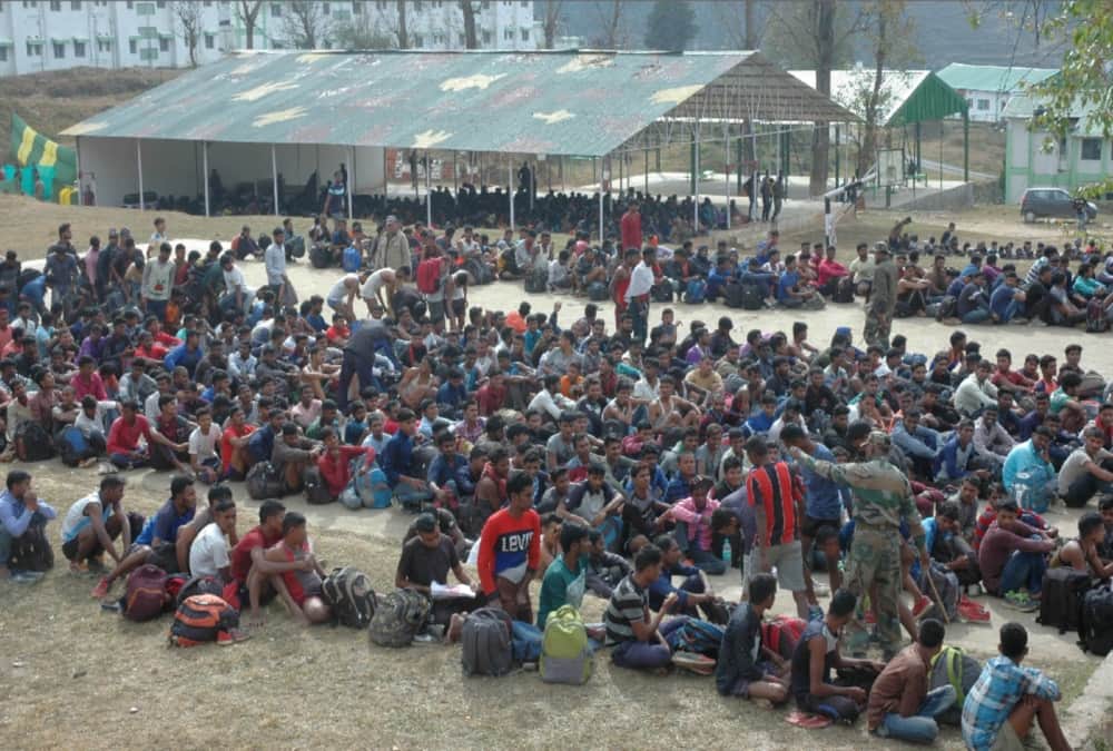 More Than 2000 youths Apply Only for 4  post in indian army bharti really