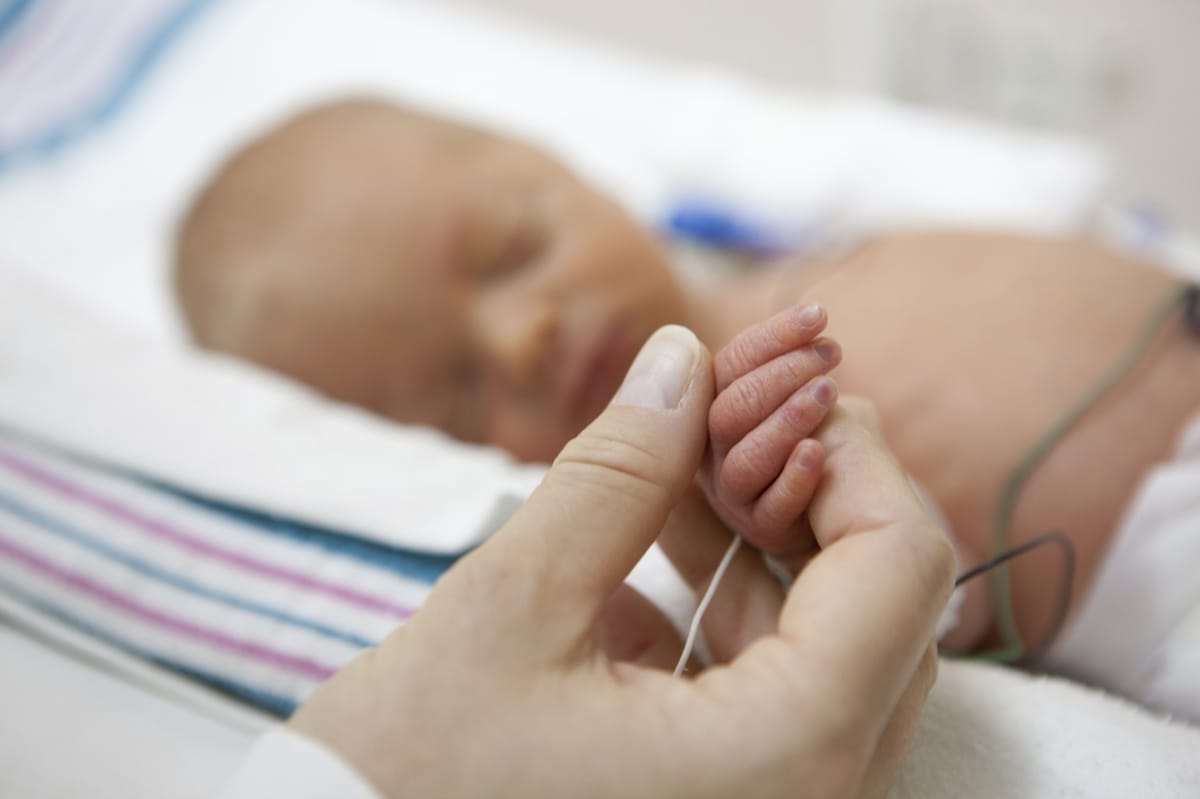 woman gave birth baby in bus at firozabad