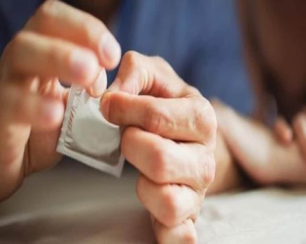 world aids day 2021, myths and facts about hiv and aids