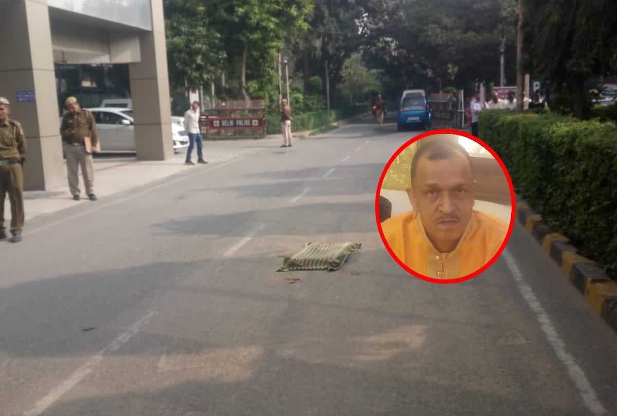 Delhi Police Acp Prem Ballabh Sharma meet big officer before Jumped Off Police Headquarters