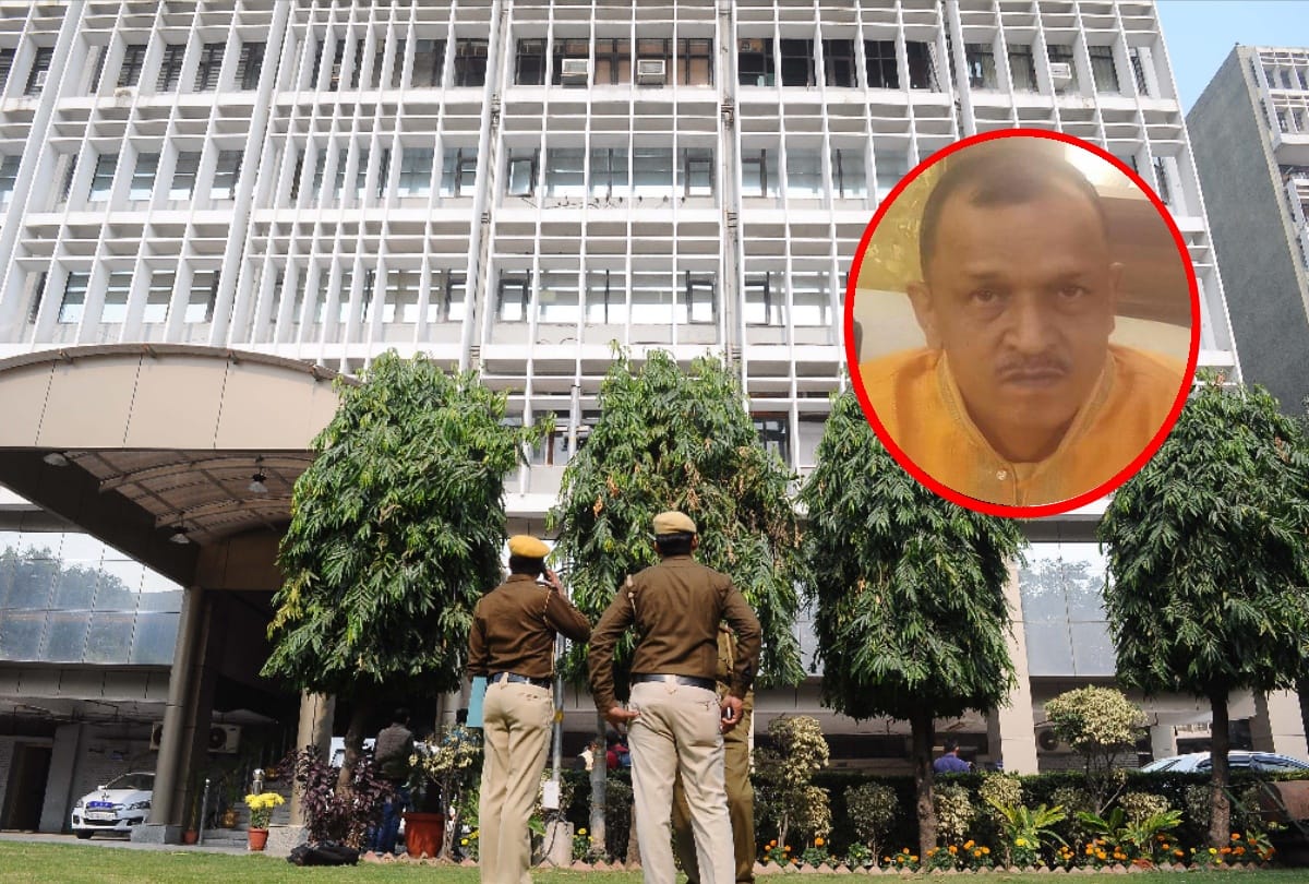 Delhi Police Acp Prem Ballabh Sharma Jumped Off Police Headquarters side story