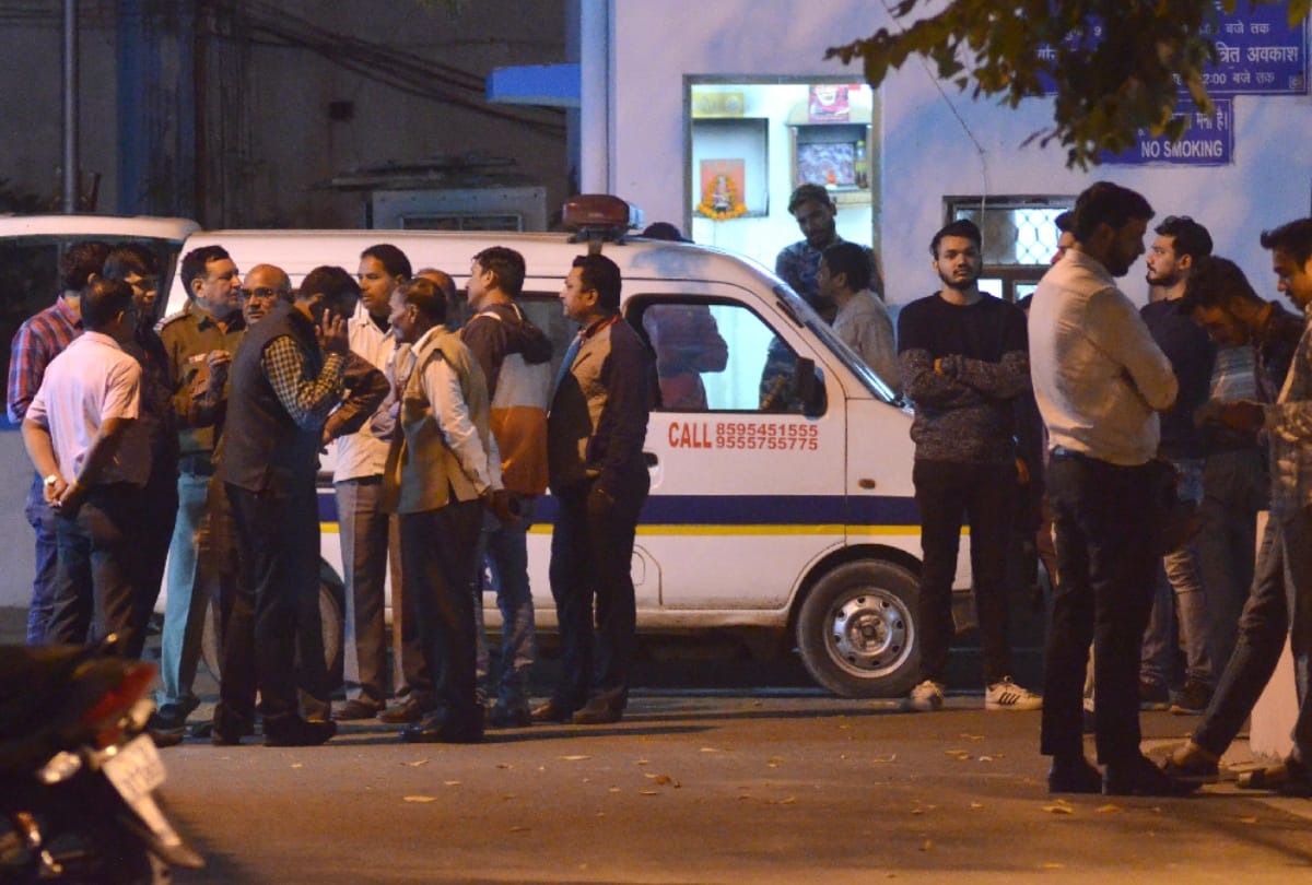 Delhi Police Acp Prem Ballabh Sharma Jumped Off Police Headquarters side story