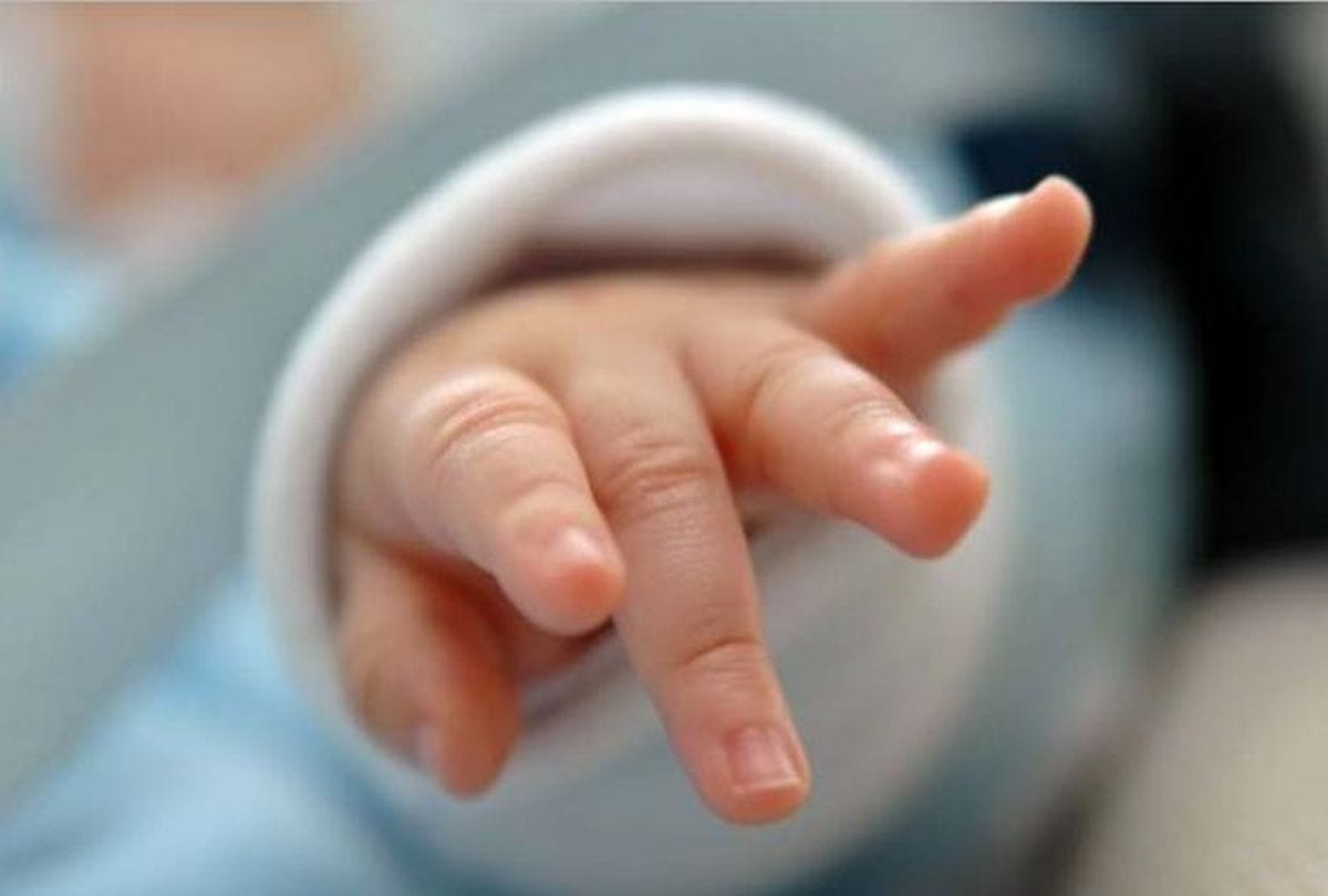 newborn baby girl died in shishu sadan agra