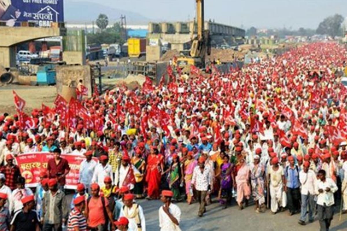 Daughters of farmers in Maharashtra, movement for waiver