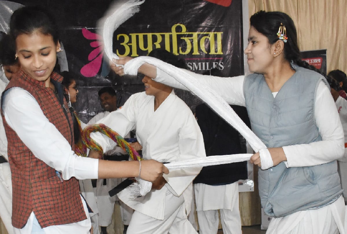 Meerut, Amar Ujala's campaign Aparajita teaches girls to be strengthened