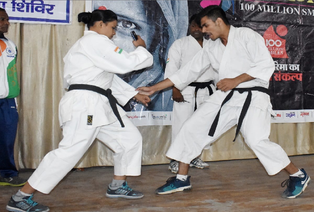 Meerut, Amar Ujala's campaign Aparajita teaches girls to be strengthened