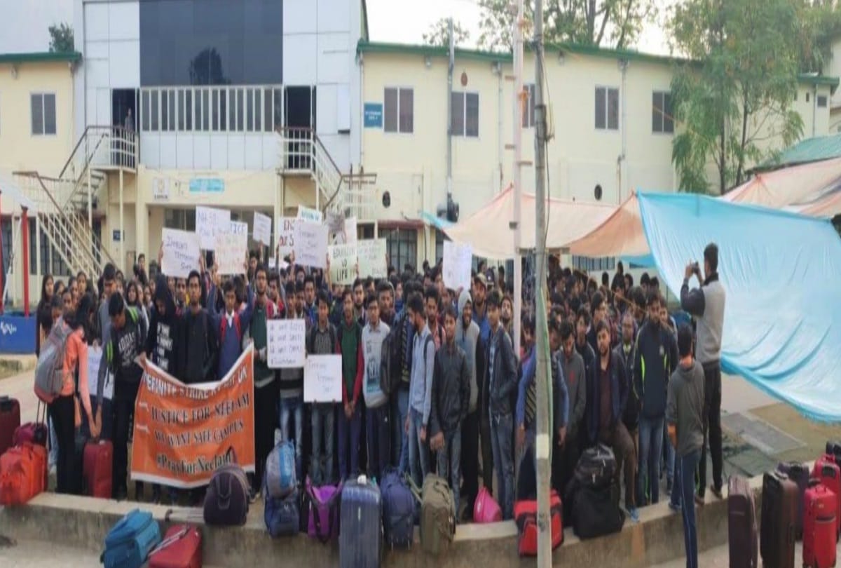 एनआईटी उतराखंड के छात्रों का विरोध जारी, पूर्व छात्र भी जुटे