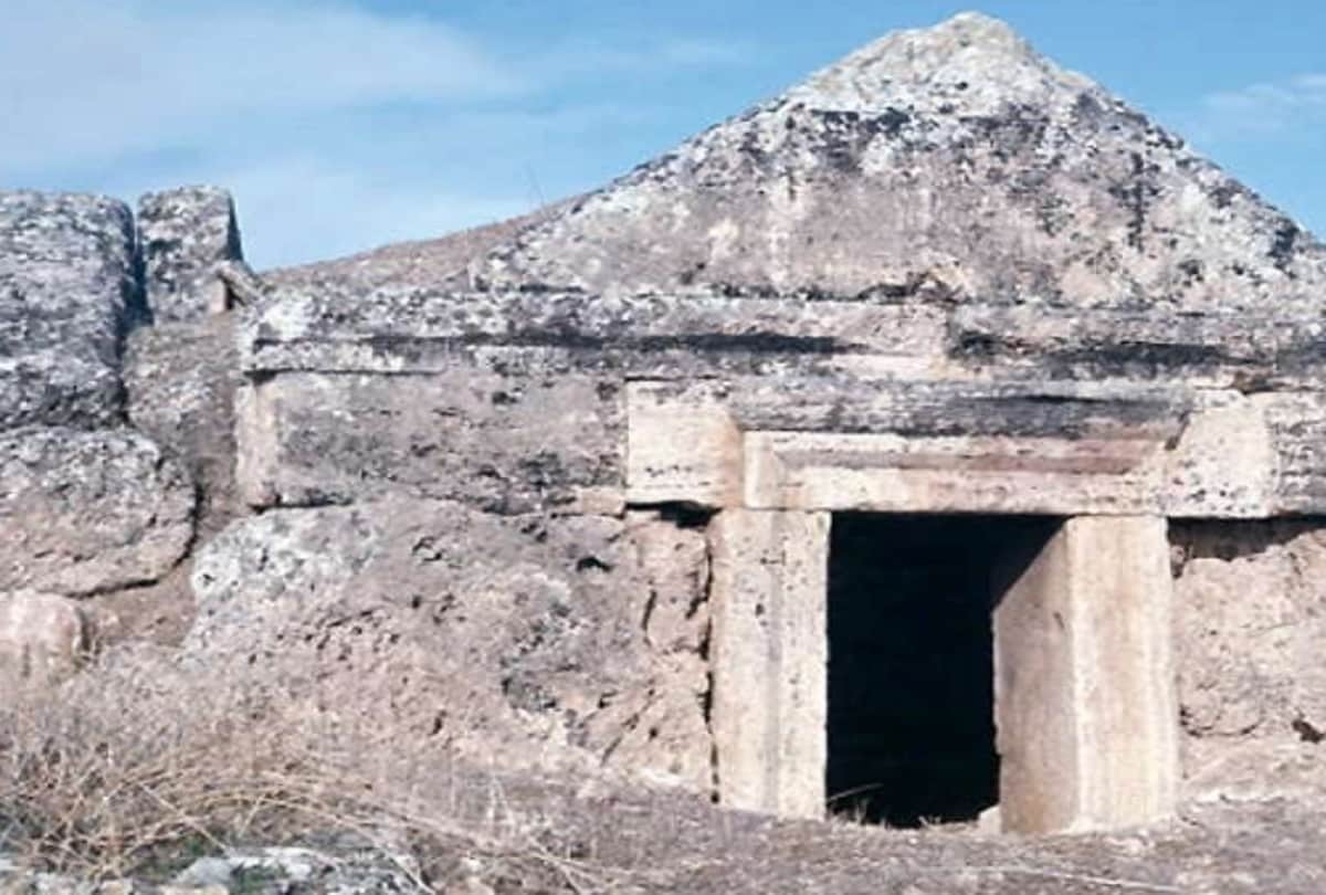 Gate to Hell Pluto's Gate Roman Pamukkale Gate to Underworld Found In Turkey