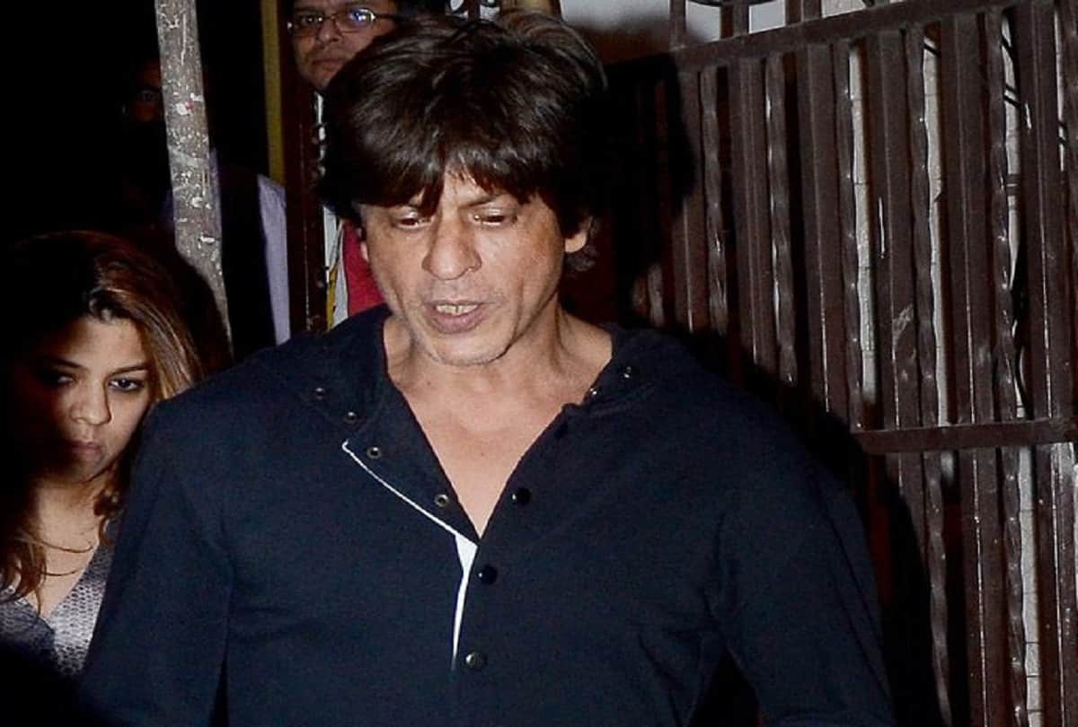 shahrukh khan was spotted at shankar mahadeven house