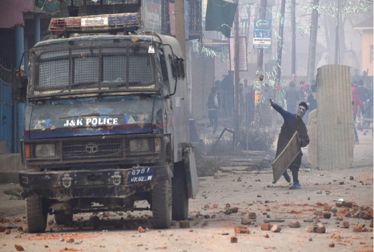 Tension in many areas after naveed jatt killed by security forces in jammu and kashmir