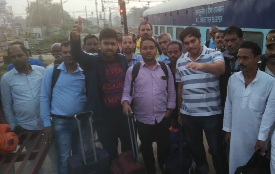 Purvanchal farmers very happy meeting to amitabh bachchan