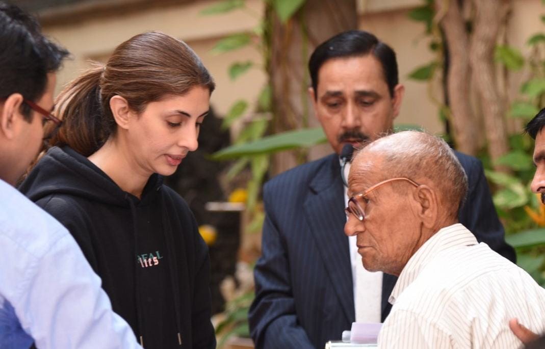 Purvanchal farmers very happy meeting to amitabh bachchan