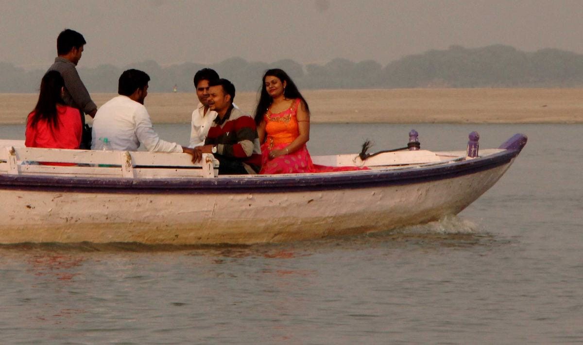 Winter season start varanasi people enjoy on across ganga