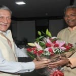 सीएम त्रिवेंद्र से मिलते आर्मी चीफ बिपिन रावत