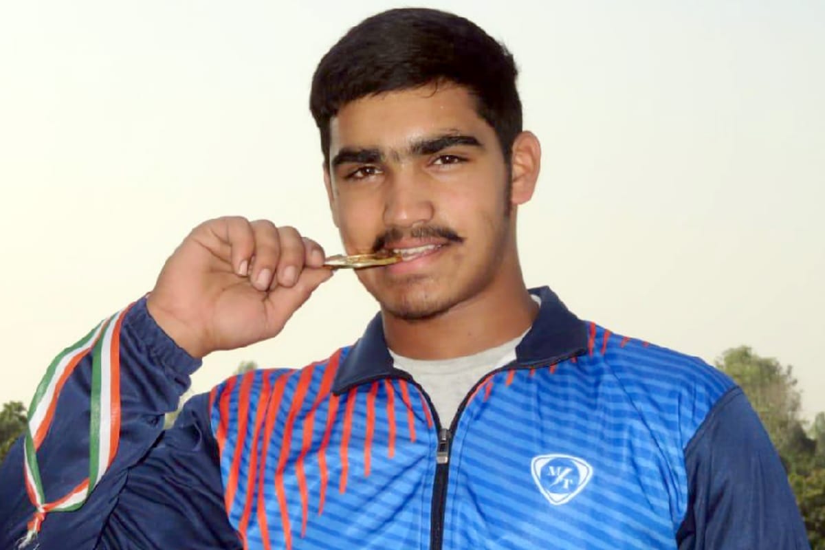 Gautam Singh from bijnor up won silver in national school games in weight lifting