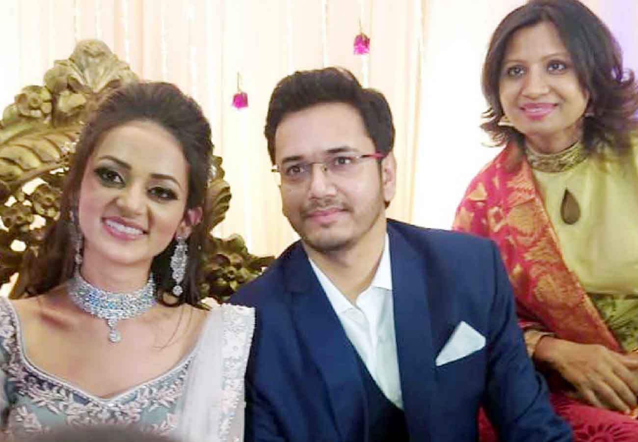Tv actress kajol gets engaged in Banda with Ankit Khare