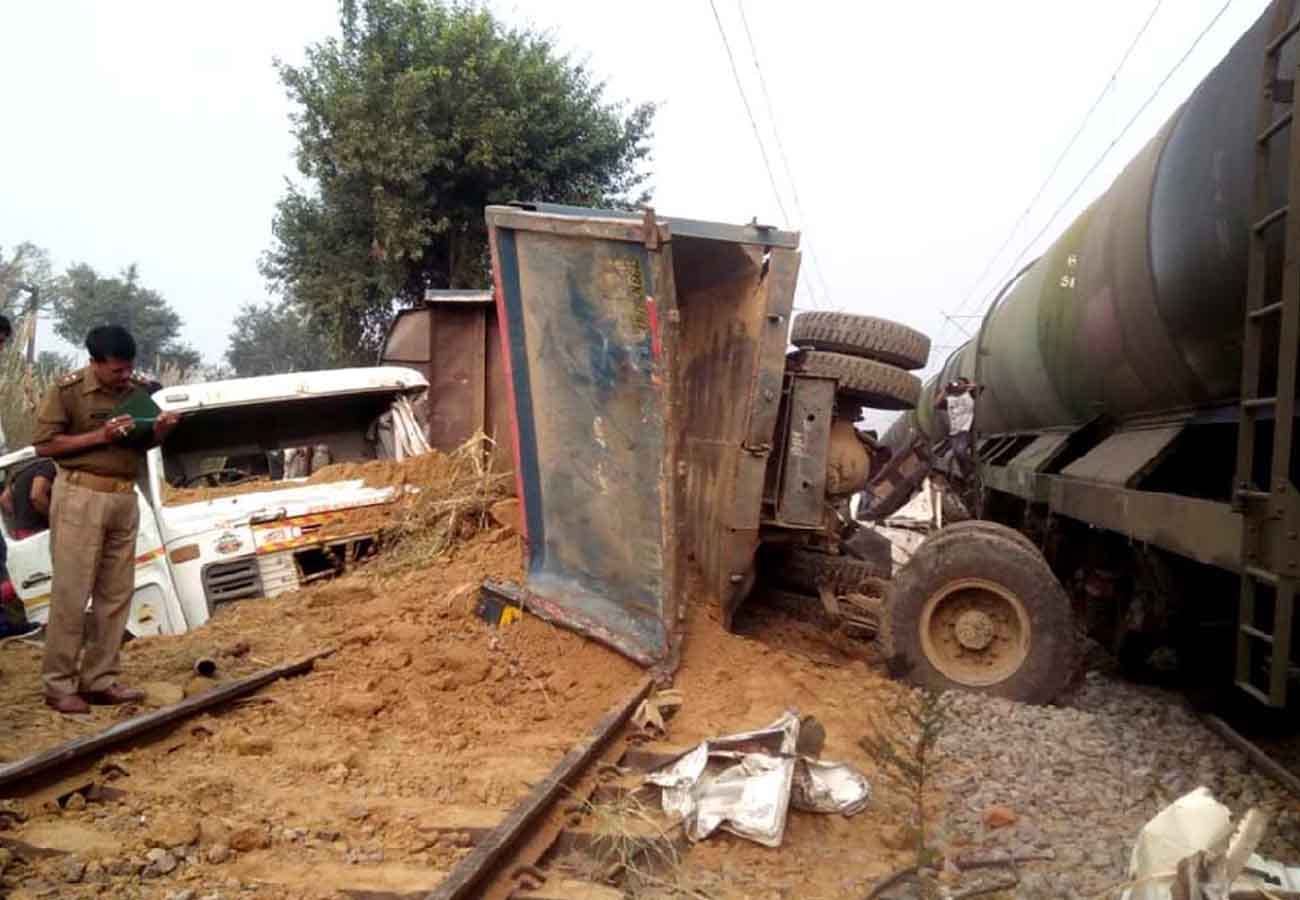 Train accident near Unnao at Kanpur Lucknow railway track