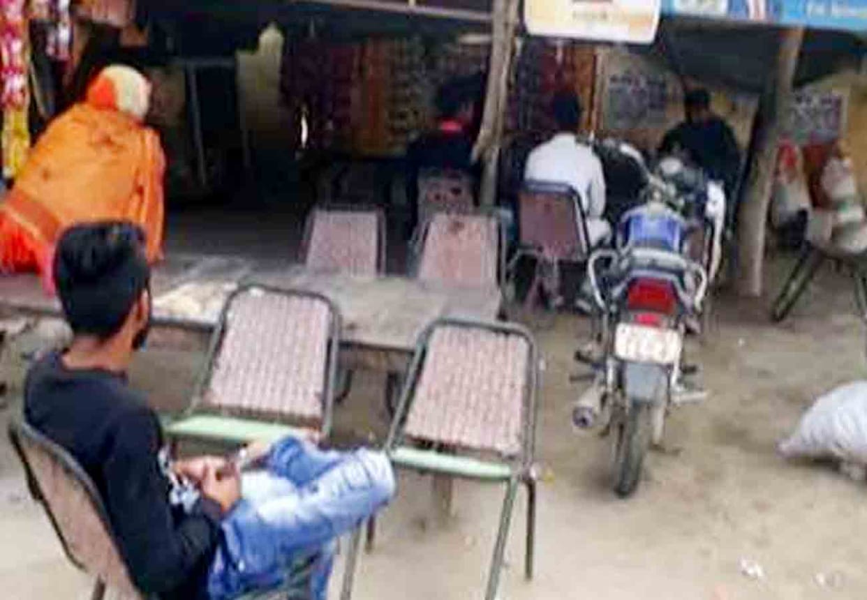 Ten people ill after drinking tea
